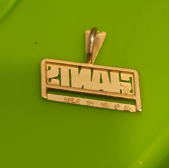 EUC 14K Gold NY Giants charmed marked MA - Picture 6 of 6